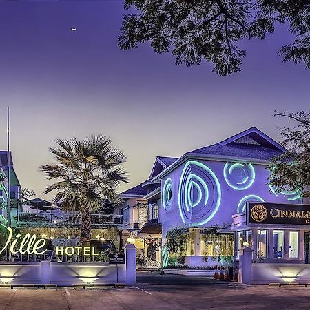 Oxville Hotel Паданг Екстер'єр фото