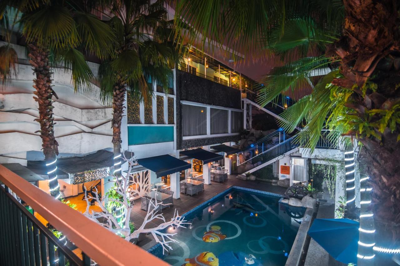 Oxville Hotel Паданг Екстер'єр фото