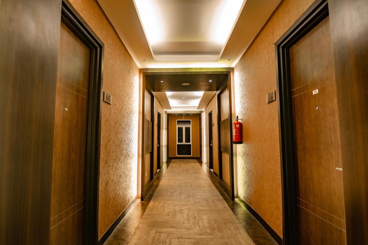 Oxville Hotel Паданг Екстер'єр фото