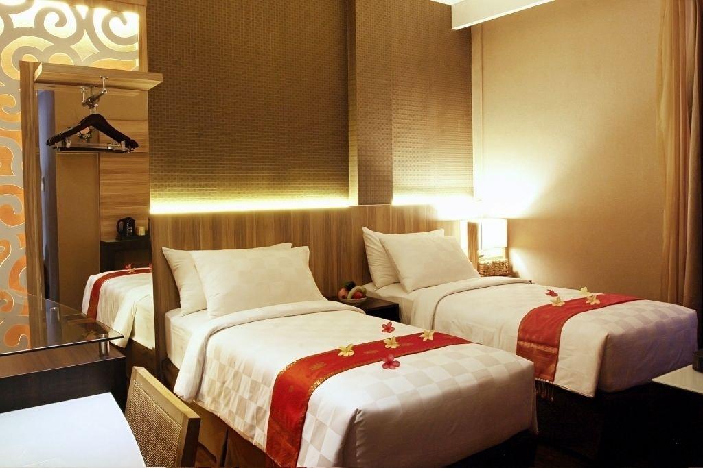 Oxville Hotel Паданг Екстер'єр фото