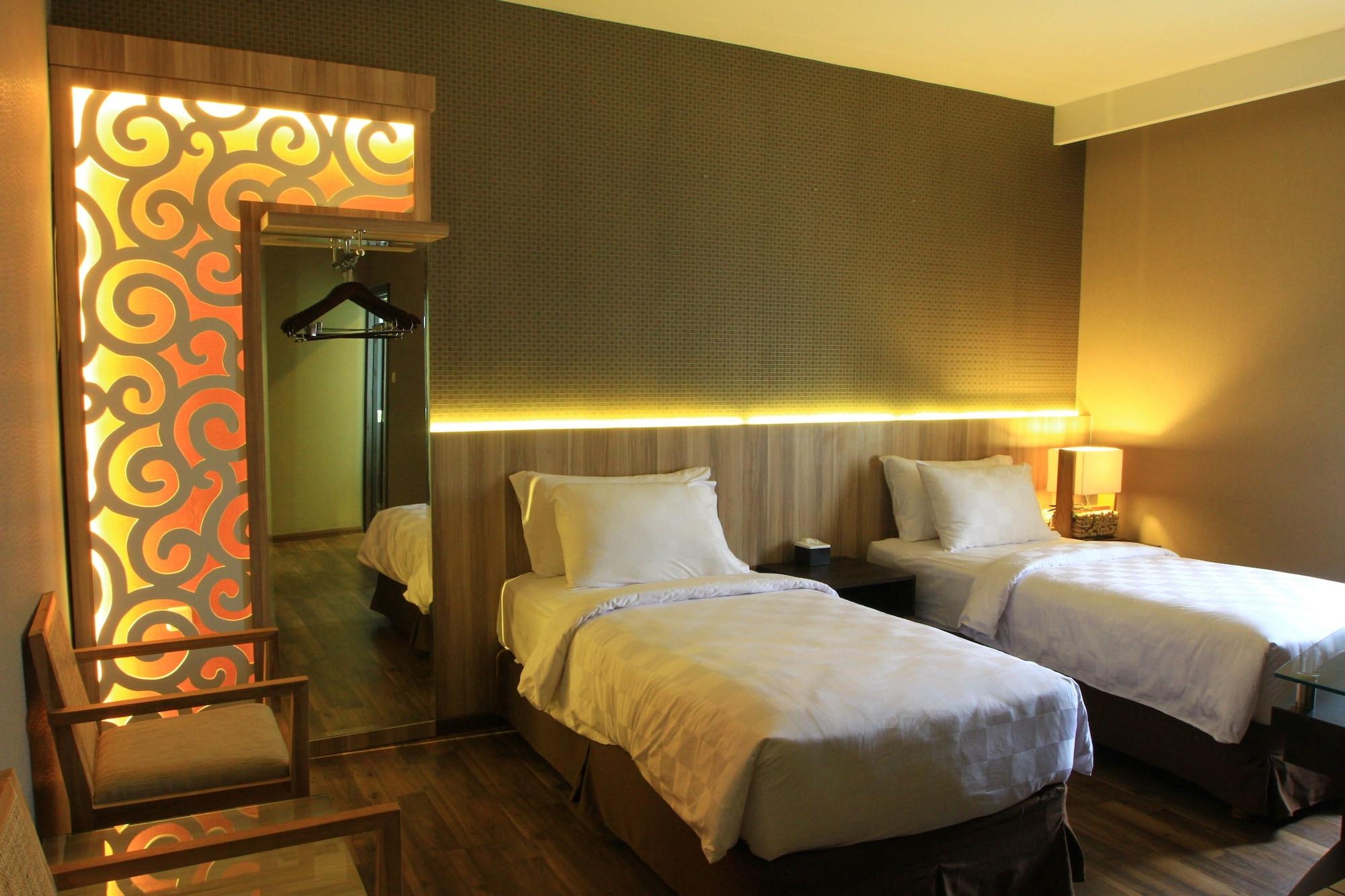 Oxville Hotel Паданг Екстер'єр фото