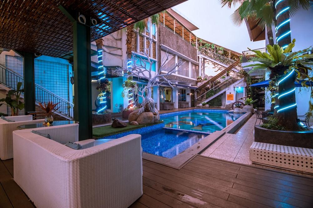 Oxville Hotel Паданг Екстер'єр фото